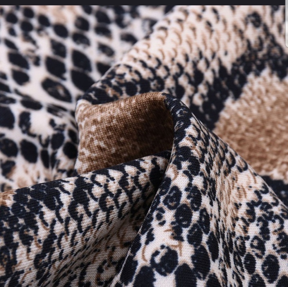Python crop top - Picture 3 of 3